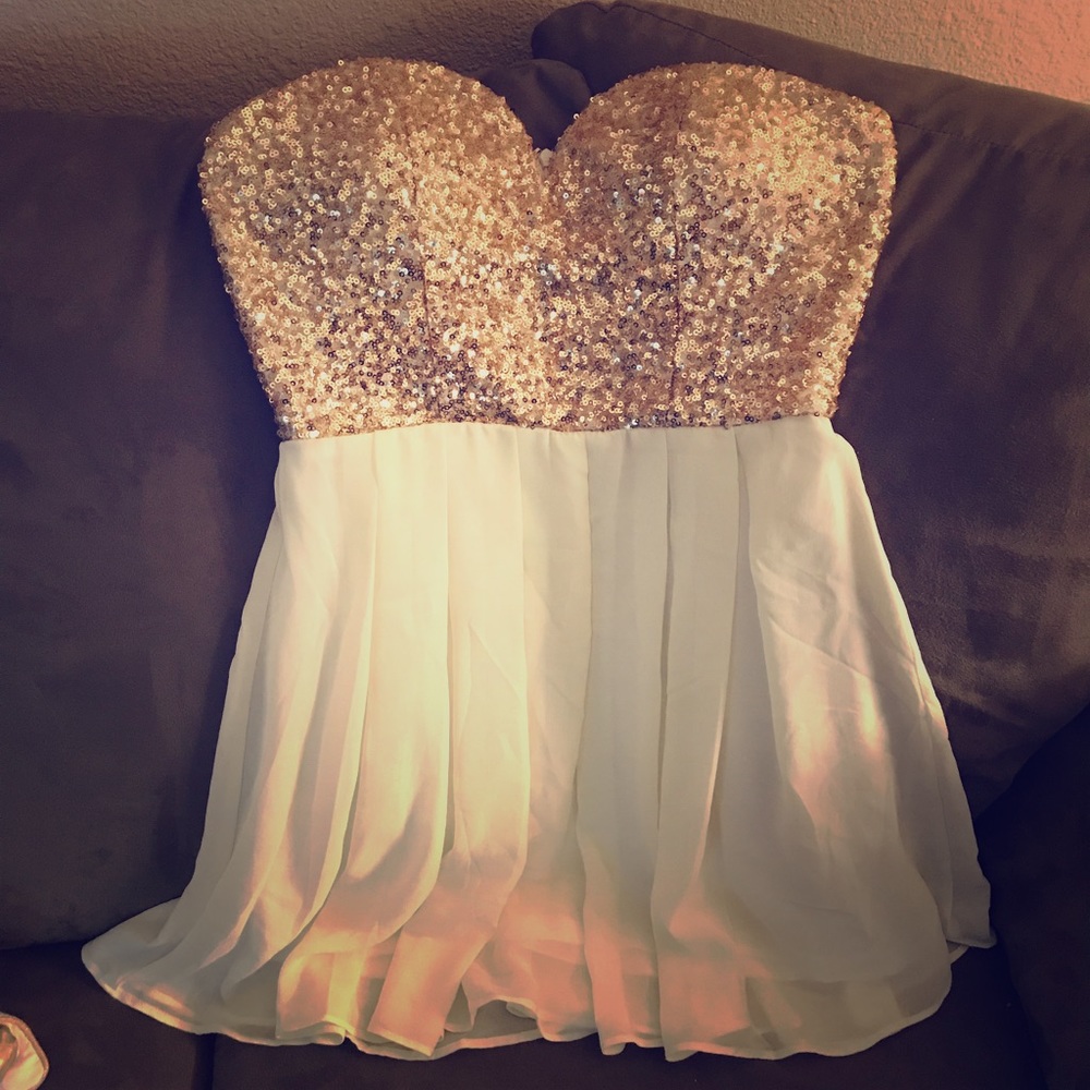 Gold sequin prom dress✨
